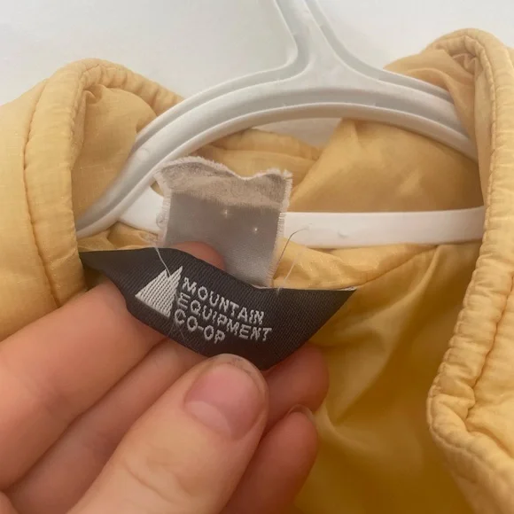 Mec yellow hiking vest - Picture 2 of 10